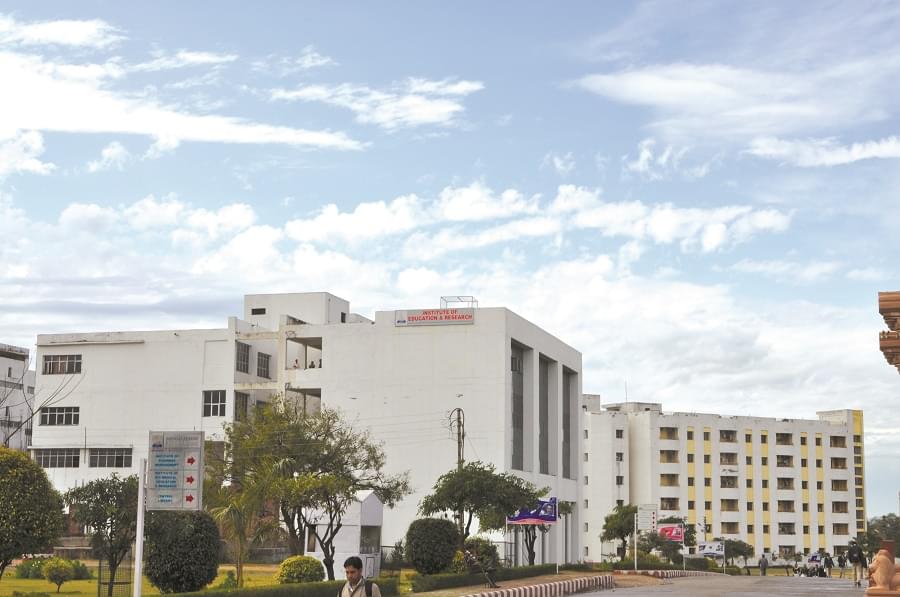 Mangalayatan University Aligarh Campus & Infrastructure photo 7